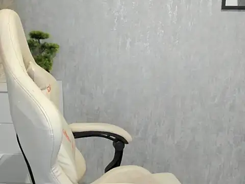 MistressMiia online show from 05-30-26, 05:21