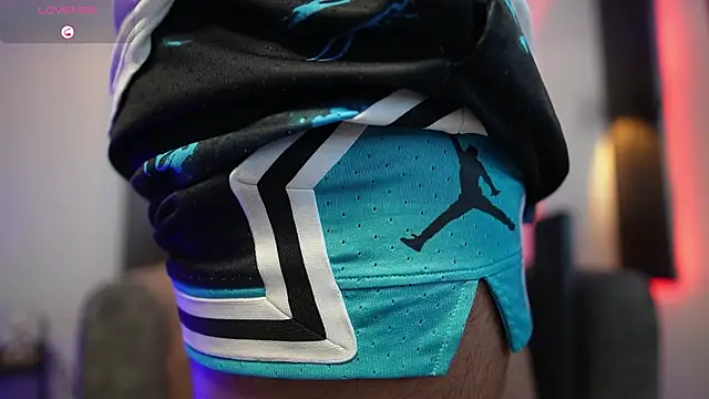 TaylerCross  online show from 02-26-26, 06:40