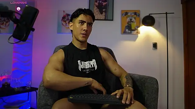 TaylerCross  online show from 03-11-26, 12:55