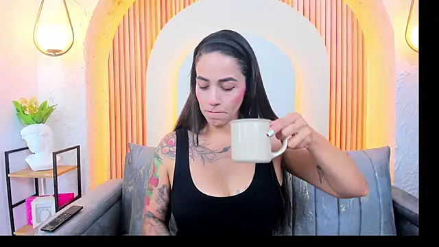 violet scott  online show from 02-11-26, 10:42