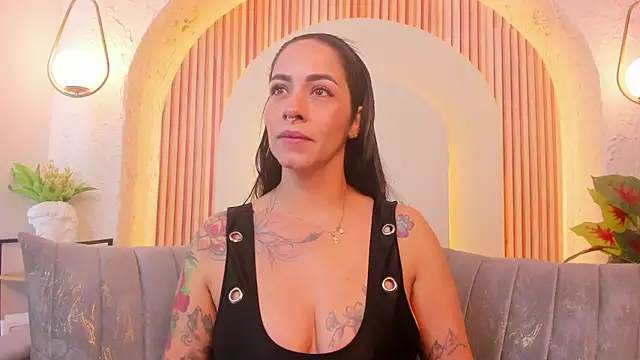 violet scott  online show from 02-27-26, 10:26