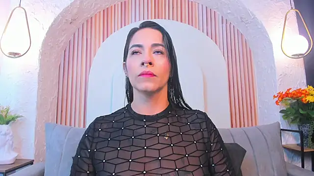 Snapshot of violet_scott_ chatting on 06-05-26, 10:43 violet scott online show from 06-05-26, 10:43