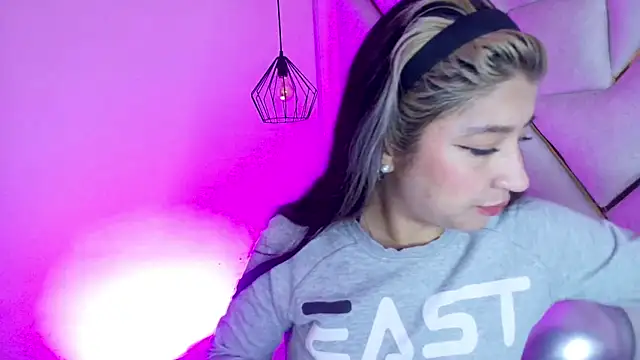 Dahiana Dmour  online show from 02-05-26, 12:21