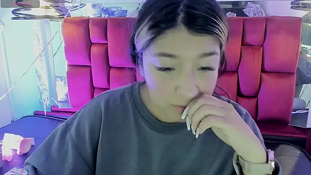 Snapshot of Dahiana_Dmour_ chatting on 05-19-26, 12:11 Dahiana Dmour online show from 05-19-26, 12:11