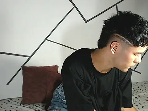 Snapshot of cooper_shiro chatting on 02-11-26, 12:26 cooper shiro online show from 02-11-26, 12:26