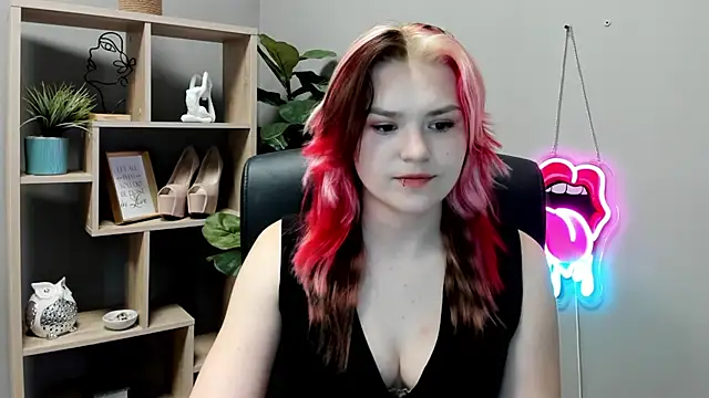 SweetLilyxo online show from 06-10-26, 06:45