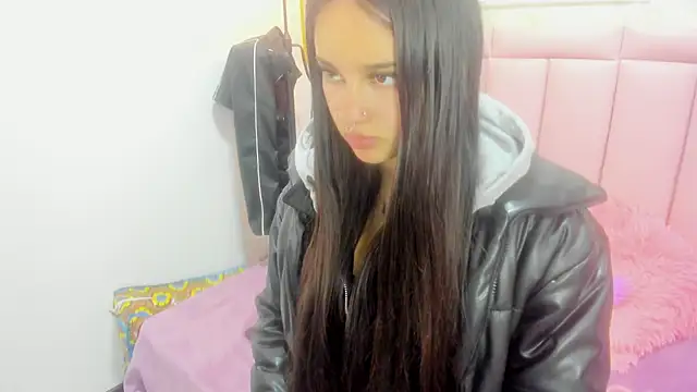 Raven love online show from 04-27-26, 06:06