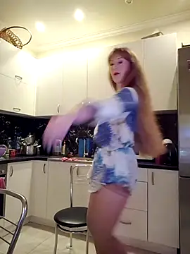 LanaBananaa  online show from 04-18-26, 10:32