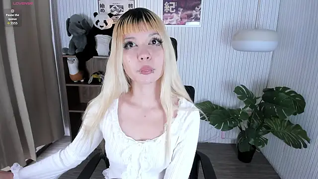 Laukyubey1 online show from 04-08-26, 07:36