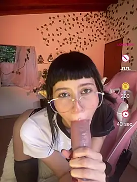 Snapshot of Capricornmystic1 chatting on 06-13-26, 11:02 Capricornmystic1 online show from 06-13-26, 11:02