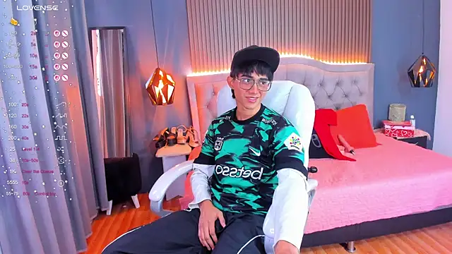 Noa 03 online show from 04-24-26, 01:24