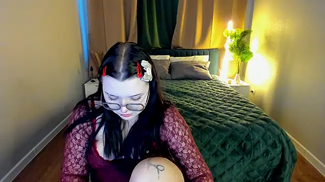 Kira G0ld online show from 03-12-26, 01:01