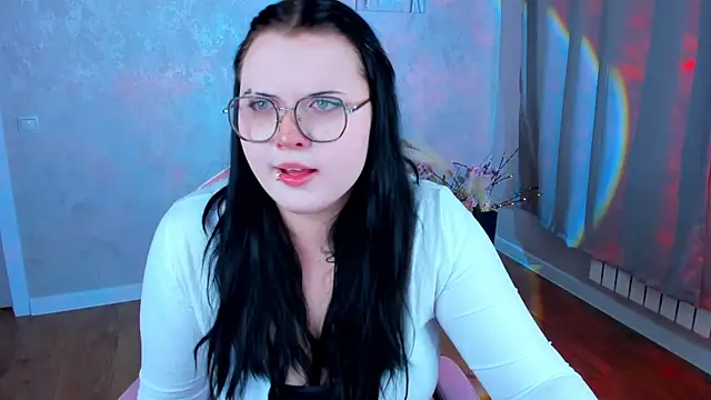 Kira G0ld online show from 04-12-26, 09:25