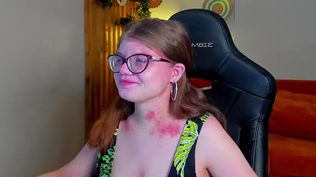 ChloeHalses online show from 04-14-26, 05:02