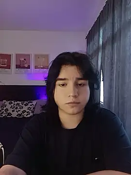 Daniellesins1 online show from 02-04-26, 12:22