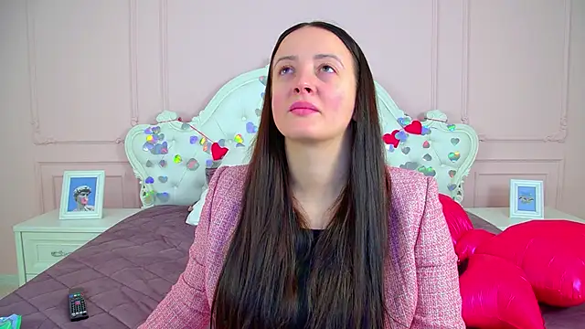 ElinaBellucci online show from 02-13-26, 04:30