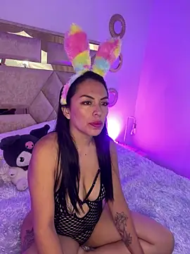 Emma Sanz   online show from 04-07-26, 01:11