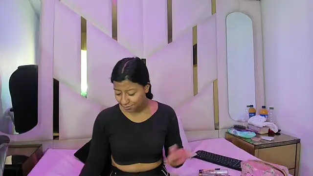 Vaneline2 online show from 04-24-26, 01:13