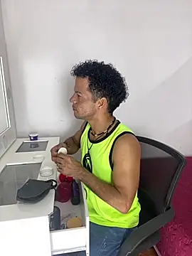 MaxyRyan online show from 03-06-26, 12:12