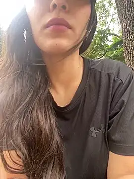 Snapshot of Mia_rivers__ chatting on 07-19-26, 06:33 Mia rivers online show from 07-19-26, 06:33