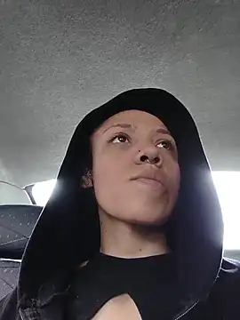 CharlotteKravizz online show from 02-23-26, 08:17