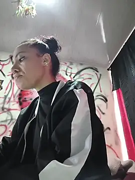 CharlotteKravizz online show from 02-26-26, 07:57