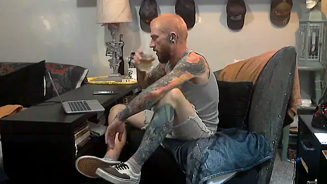 F D R  online show from 03-17-26, 03:33