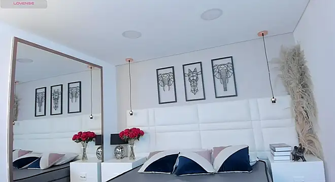RaquelHyde  online show from 06-25-26, 07:40