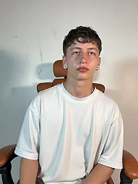 ARON LUXX online show from 03-19-26, 11:20