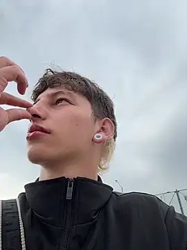 ARON LUXX online show from 04-23-26, 09:17