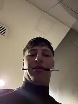 ARON LUXX online show from 04-25-26, 04:26