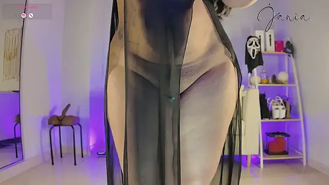 Snapshot of Srtalewis chatting on 02-09-26, 02:54 Srtalewis online show from 02-09-26, 02:54