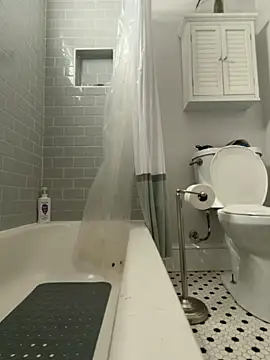 RaeganV online show from 03-04-26, 06:58