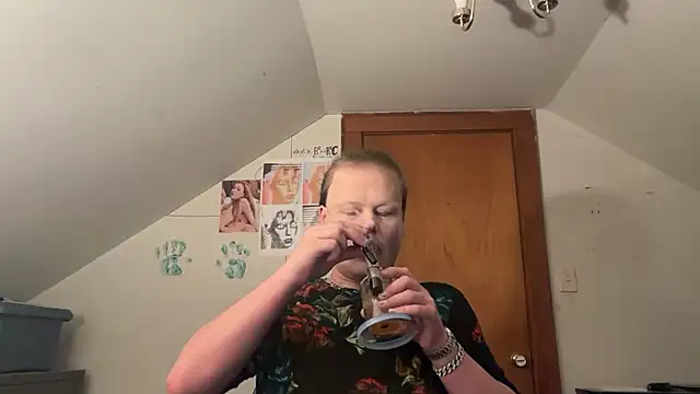 RaeganV online show from 03-08-26, 11:52