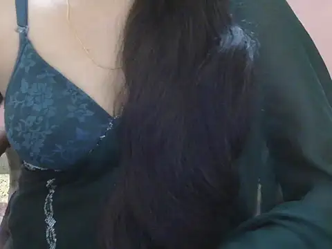 Snapshot of Cute_Sheetal chatting on 05-17-26, 01:07 Cute Sheetal online show from 05-17-26, 01:07