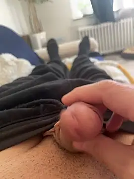 ManuelCervantes1972 online show from 04-25-26, 02:36