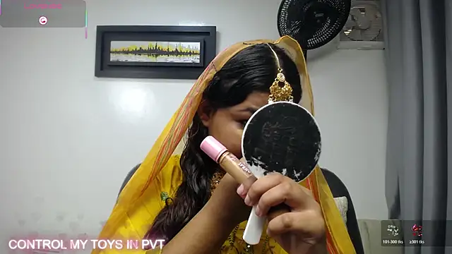 yaazhinii online show from 04-10-26, 11:59