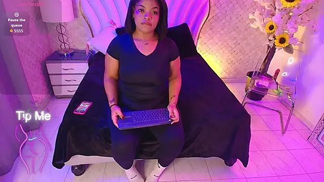 YazminJenner online show from 06-11-26, 05:27