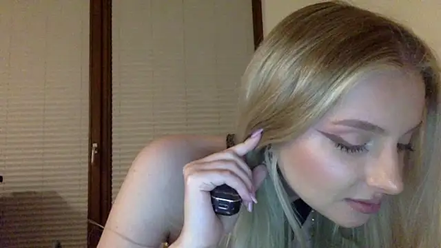 MayaWetDream online show from 04-22-26, 08:21