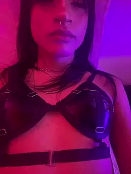 moonlyvelvet online show from 02-16-26, 05:36