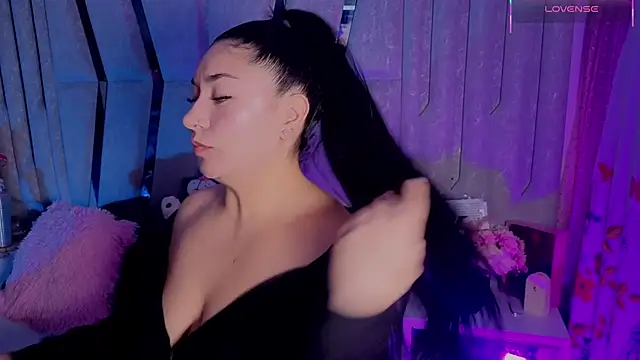 Grecia Valmont online show from 02-16-26, 07:43