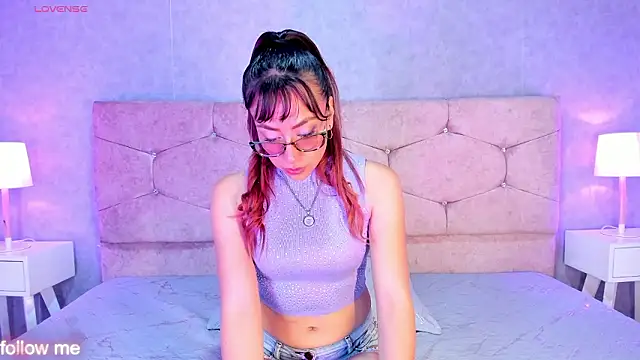 Chloe Miiler online show from 03-12-26, 02:01