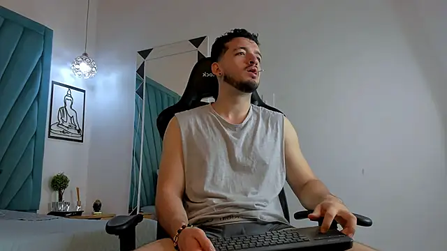 Snapshot of Logan_Wolf-js chatting on 04-04-26, 01:52 Logan Wolf-js online show from 04-04-26, 01:52