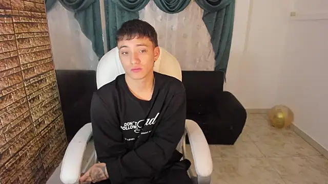 Wesleey-Boy online show from 02-13-26, 07:32