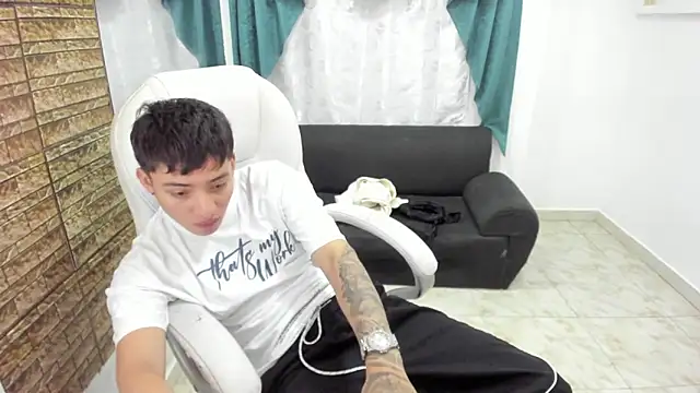 Wesleey-Boy online show from 02-17-26, 06:14