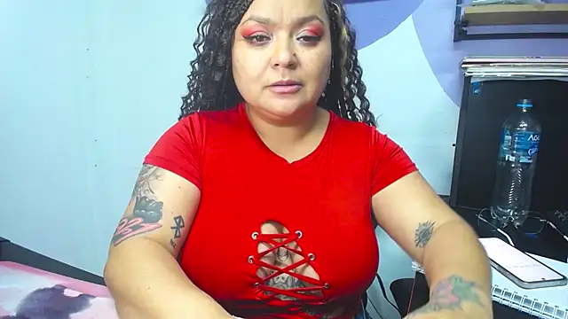 Snapshot of SweettSin chatting on 02-12-26, 11:44 SweettSin online show from 02-12-26, 11:44