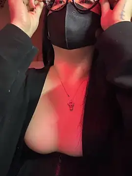 HaleyKin online show from 03-10-26, 04:23