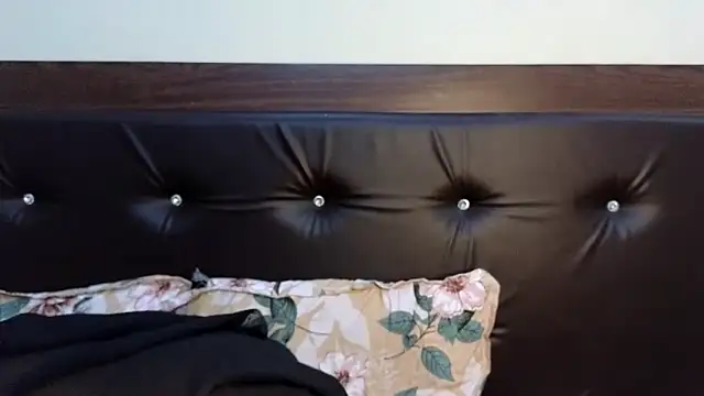 KavyaCurves online show from 04-15-26, 07:32