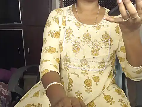 Snapshot of VixenNandhu chatting on 08-07-26, 04:14 VixenNandhu online show from 08-07-26, 04:14