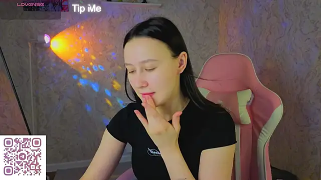 Snapshot of _Kiki_angel_ chatting on 06-12-26, 01:15 Kiki angel online show from 06-12-26, 01:15